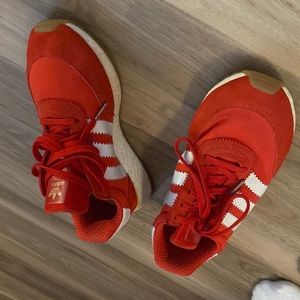 Mens size 9 Adidas Iniki runners